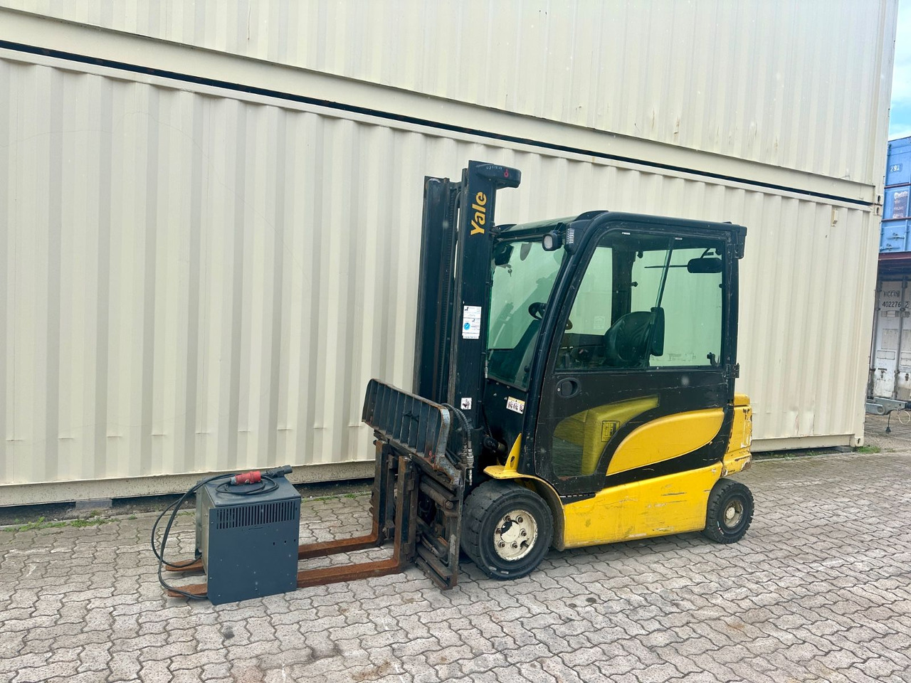 Yale ERP30VL / Seitenschieber + Zinkenverstellung - Chariot élévateur électrique: photos 1 Yale ERP30VL / Seitenschieber + Zinkenverstellung - Chariot élévateur électrique: photos 1