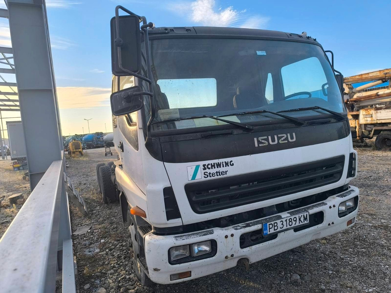 Isuzu 2.8 CXZ 81 - Châssis cabine: photos 1 Isuzu 2.8 CXZ 81 - Châssis cabine: photos 1