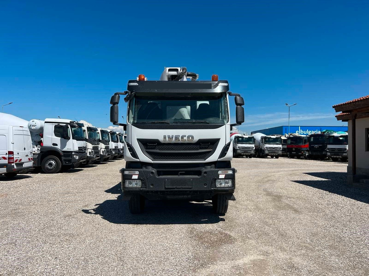 Iveco TRAKKER 500 CIFA MAGNUM MK32L - Camion malaxeur pompe: photos 2 Iveco TRAKKER 500 CIFA MAGNUM MK32L - Camion malaxeur pompe: photos 2