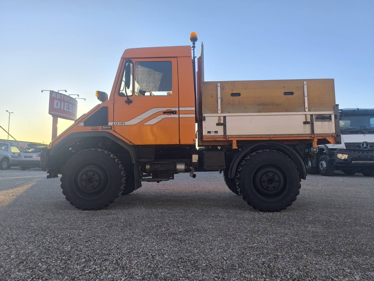 UNIMOG U90 - Camion benne: photos 4 UNIMOG U90 - Camion benne: photos 4
