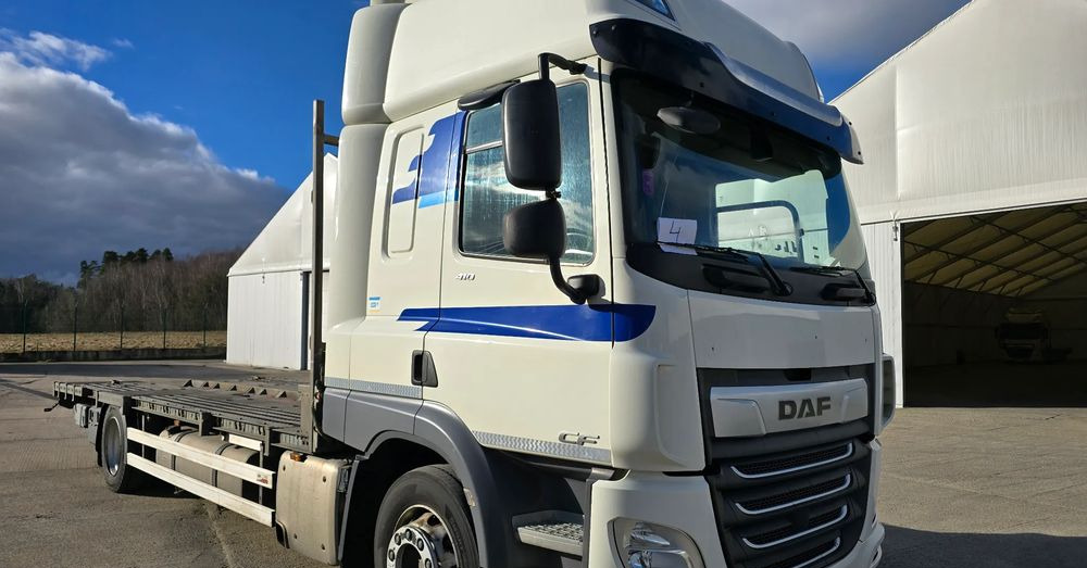 DAF CF 410 EURO 6 Laweta - Platforma super stan - Camion plateau: photos 1 DAF CF 410 EURO 6 Laweta - Platforma super stan - Camion plateau: photos 1