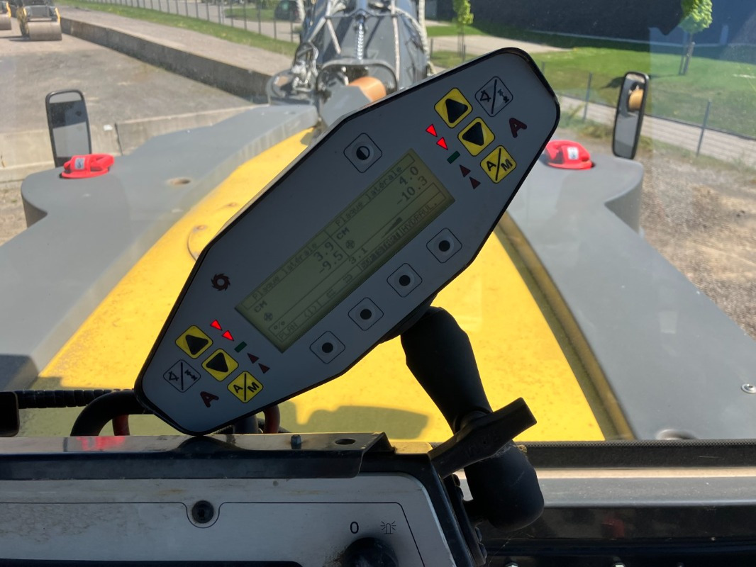 BOMAG DE BM 2200/75  Stage IV/Tier 4f en leasing occasion BOMAG DE BM 2200/75  Stage IV/Tier 4f: photos 6 BOMAG DE BM 2200/75  Stage IV/Tier 4f en leasing occasion BOMAG DE BM 2200/75  Stage IV/Tier 4f: photos 6
