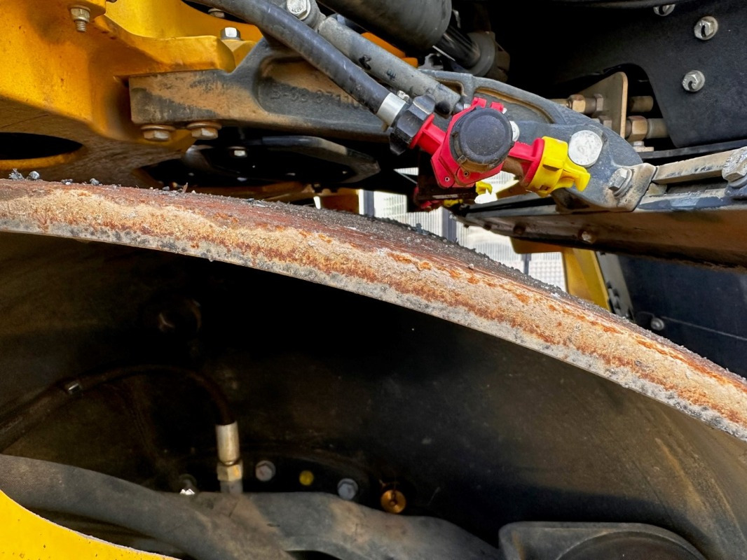 BOMAG DE BW 154 AP-5 AM - Rouleau compresseur: photos 3 BOMAG DE BW 154 AP-5 AM - Rouleau compresseur: photos 3