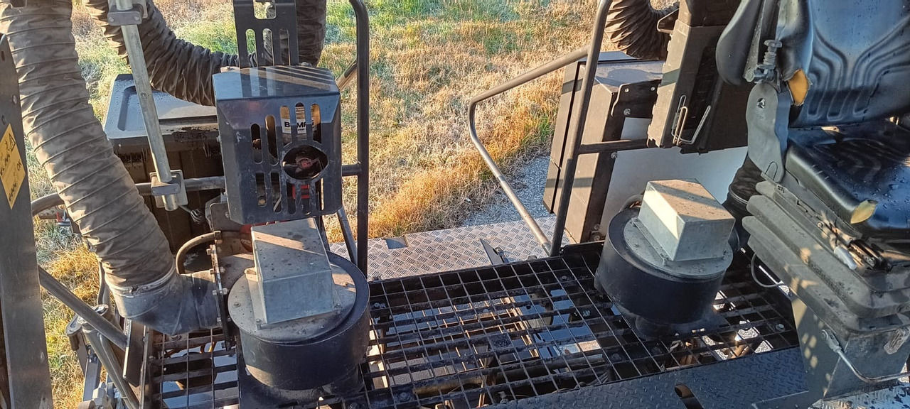 Finisseur BOMAG IT BF 700 C-2 S500 Stage IV/Tier 4f: photos 8 Finisseur BOMAG IT BF 700 C-2 S500 Stage IV/Tier 4f: photos 8