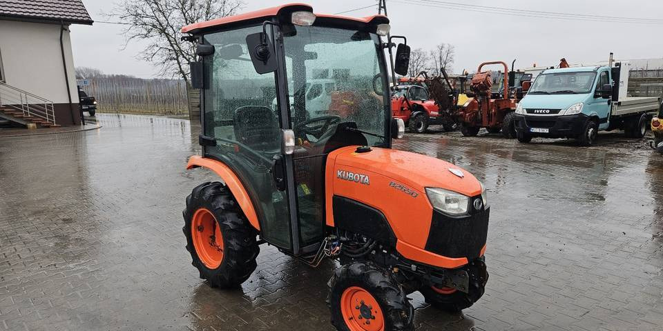 Ciągnik Kubota B2650 4x4 klima 26 KM hydrostat - Tracteur agricole: photos 4 Ciągnik Kubota B2650 4x4 klima 26 KM hydrostat - Tracteur agricole: photos 4