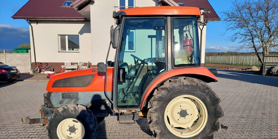 Kioti EX50 HST 50KM klimatyzacja przedni TUZ - Tracteur agricole: photos 1 Kioti EX50 HST 50KM klimatyzacja przedni TUZ - Tracteur agricole: photos 1