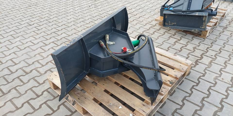 Pług do Ditch Witch R300 Bobcat Avant - Lame: photos 2 Pług do Ditch Witch R300 Bobcat Avant - Lame: photos 2