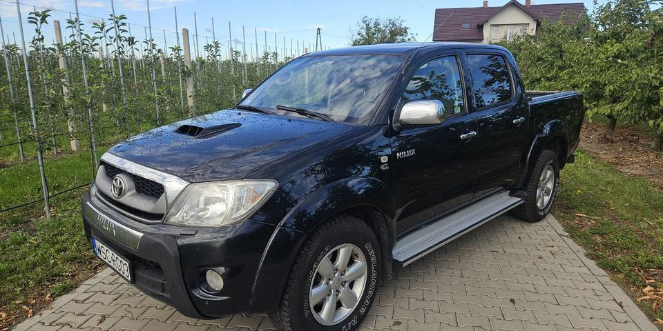 Toyota Hilux 3.0 SR5 automat 4x4 - Pick-up: photos 1 Toyota Hilux 3.0 SR5 automat 4x4 - Pick-up: photos 1