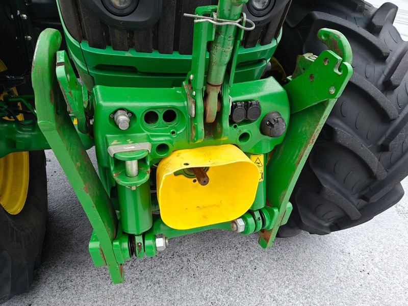 Tracteur agricole John Deere 6215R: photos 11 Tracteur agricole John Deere 6215R: photos 11