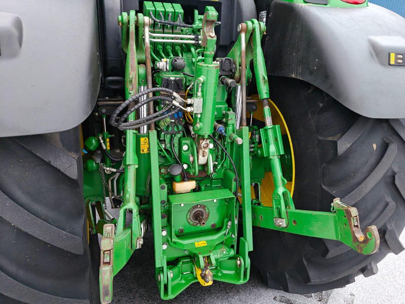 Tracteur agricole John Deere 6215R: photos 10 Tracteur agricole John Deere 6215R: photos 10