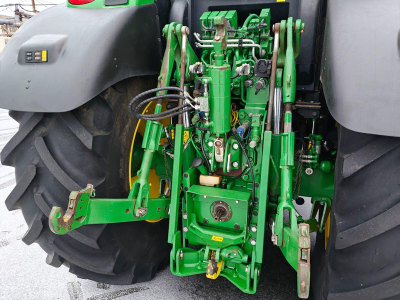 Tracteur agricole John Deere 6215R: photos 9 Tracteur agricole John Deere 6215R: photos 9