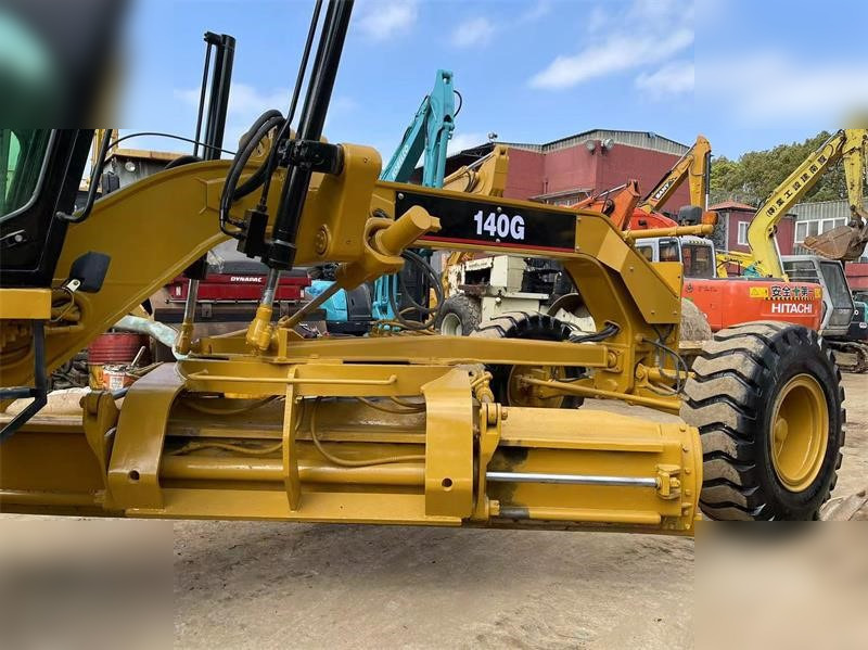 CATERPILLAR 140G - Niveleuse: photos 2 CATERPILLAR 140G - Niveleuse: photos 2