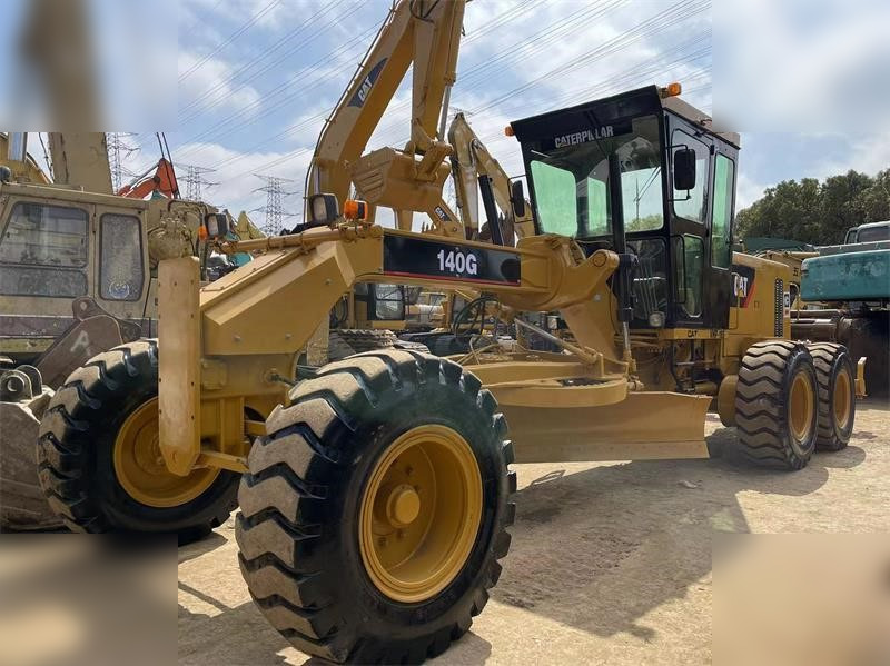 CATERPILLAR 140G - Niveleuse: photos 1 CATERPILLAR 140G - Niveleuse: photos 1