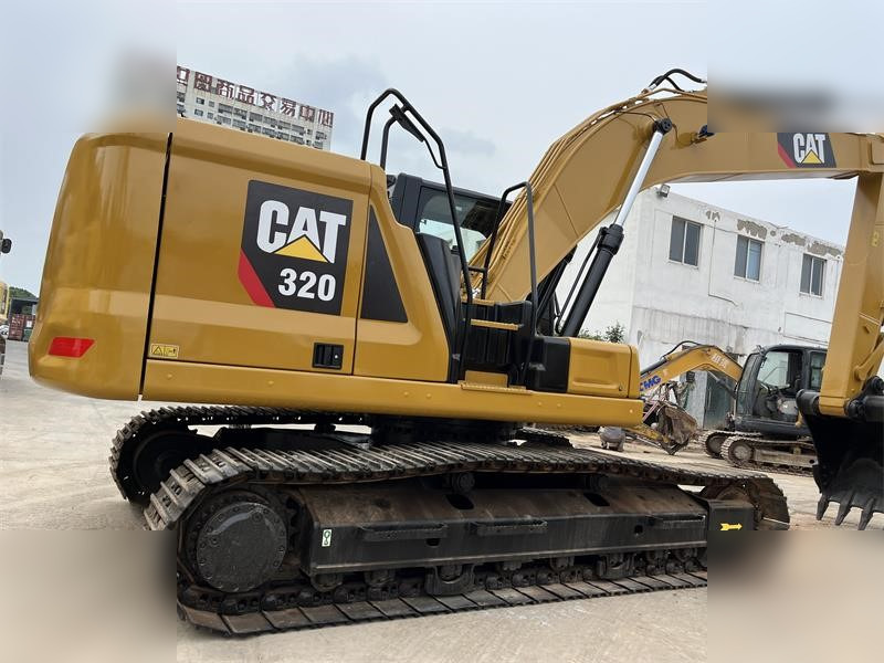 CATERPILLAR 320 - Pelle sur chenille: photos 2 CATERPILLAR 320 - Pelle sur chenille: photos 2
