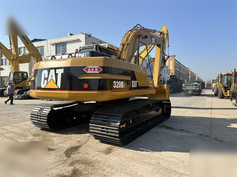 CATERPILLAR 320BL - Pelle sur chenille: photos 4 CATERPILLAR 320BL - Pelle sur chenille: photos 4