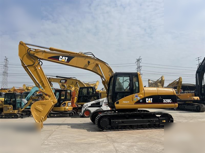 CATERPILLAR 320C - Pelle sur chenille: photos 2 CATERPILLAR 320C - Pelle sur chenille: photos 2