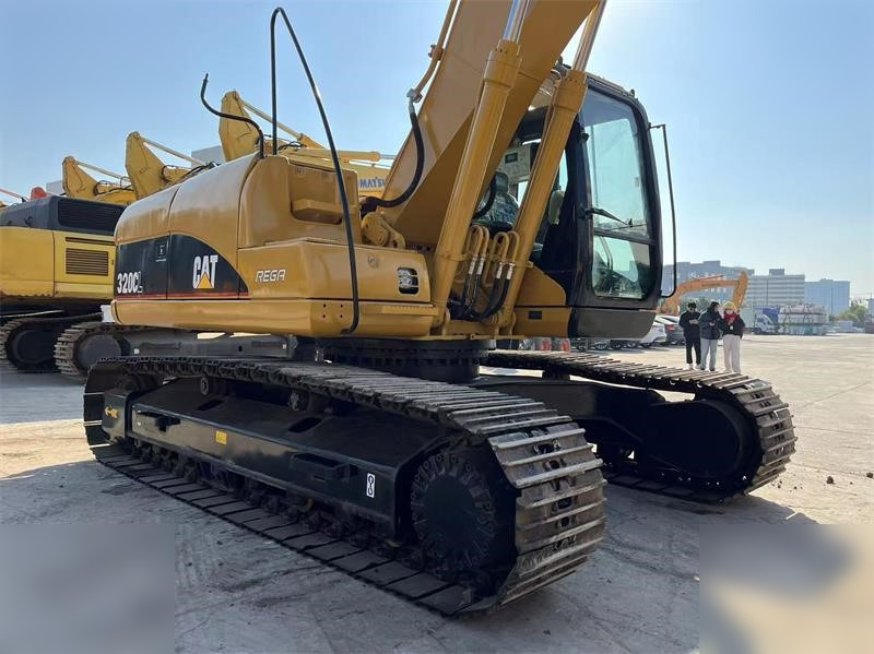 CATERPILLAR 320CL - Pelle sur chenille: photos 4 CATERPILLAR 320CL - Pelle sur chenille: photos 4