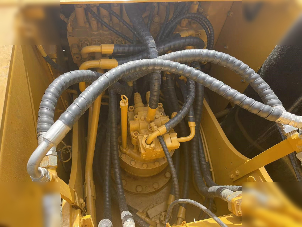 Pelle sur chenille CATERPILLAR 320D: photos 10 Pelle sur chenille CATERPILLAR 320D: photos 10