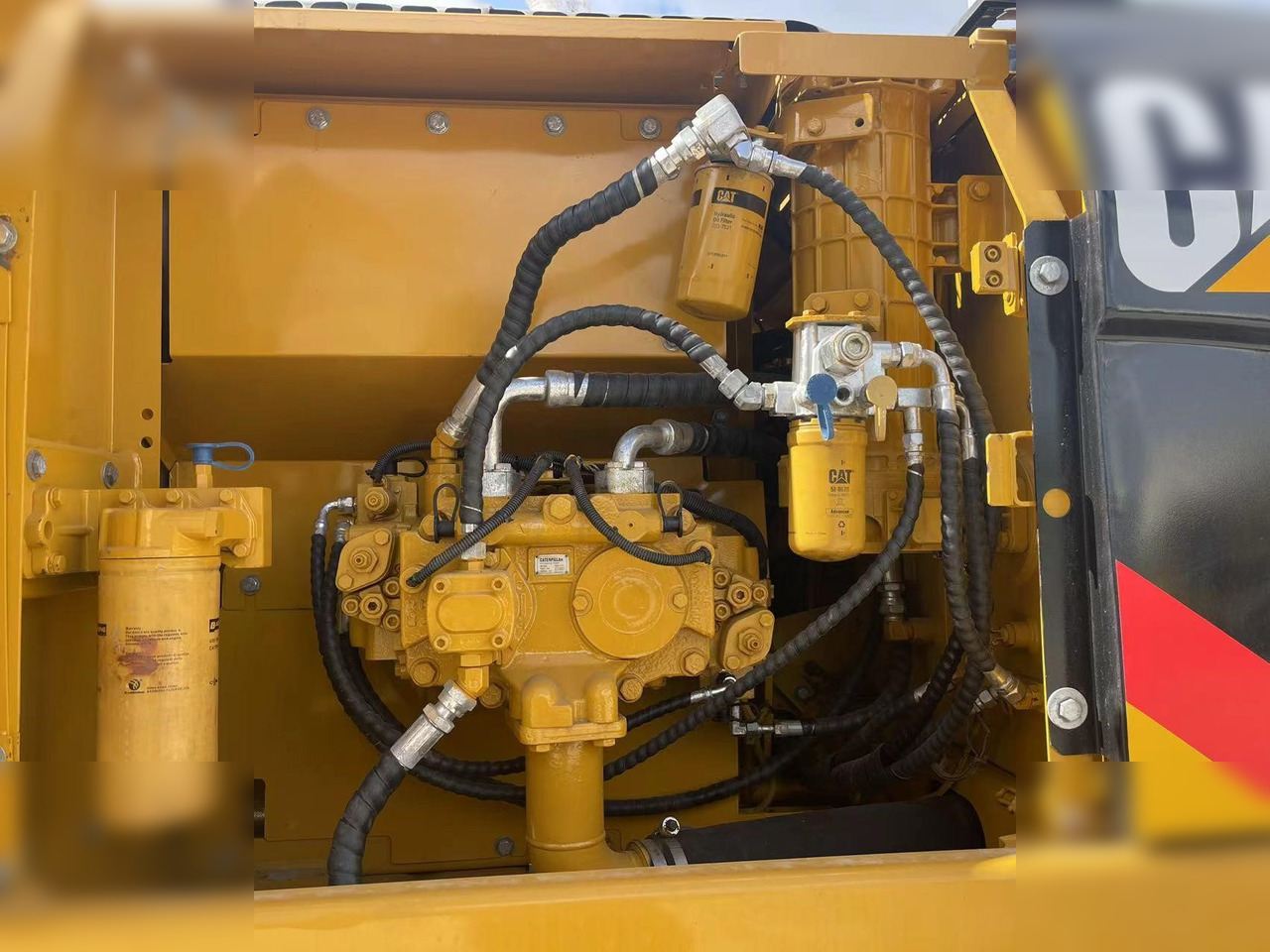 Pelle sur chenille CATERPILLAR 320D: photos 11 Pelle sur chenille CATERPILLAR 320D: photos 11