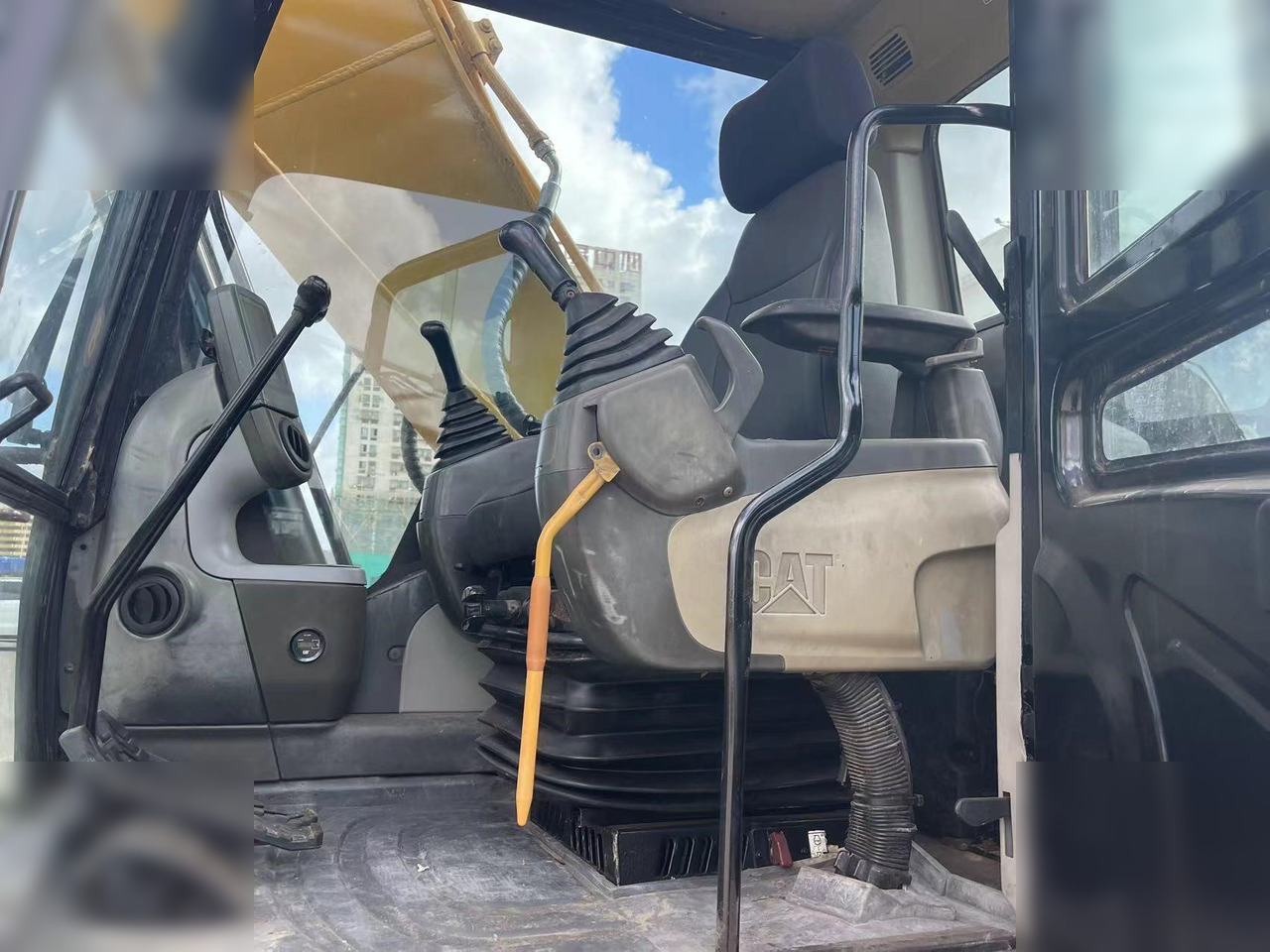 Pelle sur chenille CATERPILLAR 320D: photos 9 Pelle sur chenille CATERPILLAR 320D: photos 9