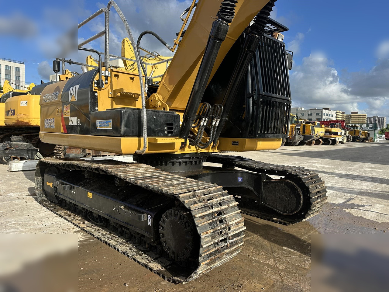 CATERPILLAR 320D - Pelle sur chenille: photos 1 CATERPILLAR 320D - Pelle sur chenille: photos 1