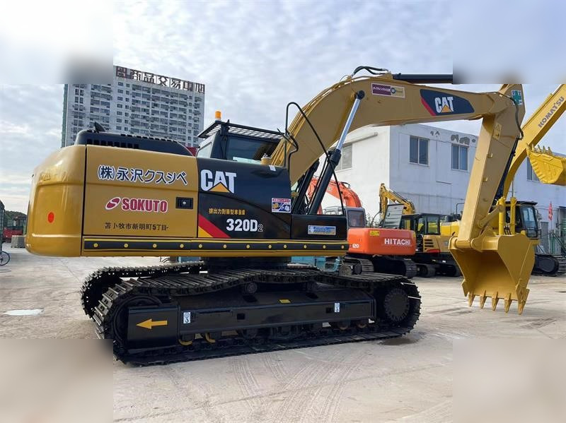 CATERPILLAR 320D2 - Pelle sur chenille: photos 2 CATERPILLAR 320D2 - Pelle sur chenille: photos 2