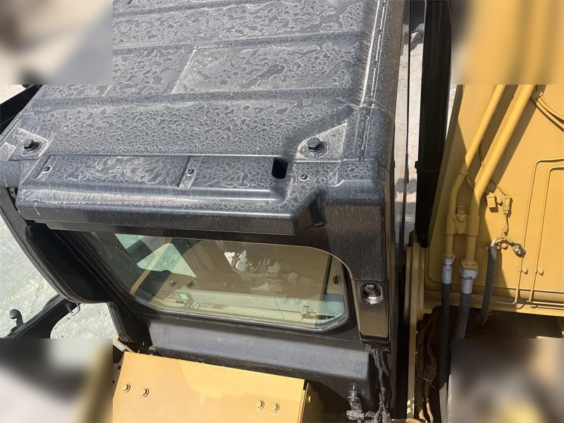 CATERPILLAR 323 - Pelle sur chenille: photos 5 CATERPILLAR 323 - Pelle sur chenille: photos 5