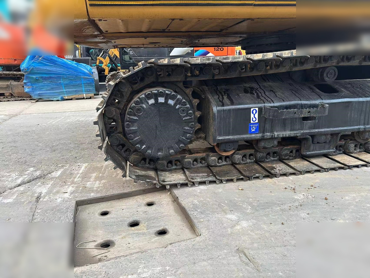 CATERPILLAR 323DL - Pelle sur chenille: photos 3 CATERPILLAR 323DL - Pelle sur chenille: photos 3