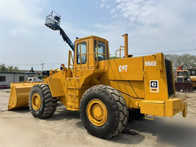 CATERPILLAR 966E - Chargeuse sur pneus: photos 5 CATERPILLAR 966E - Chargeuse sur pneus: photos 5