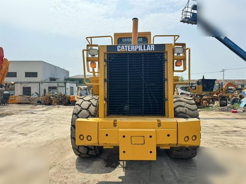 CATERPILLAR 966E - Chargeuse sur pneus: photos 4 CATERPILLAR 966E - Chargeuse sur pneus: photos 4