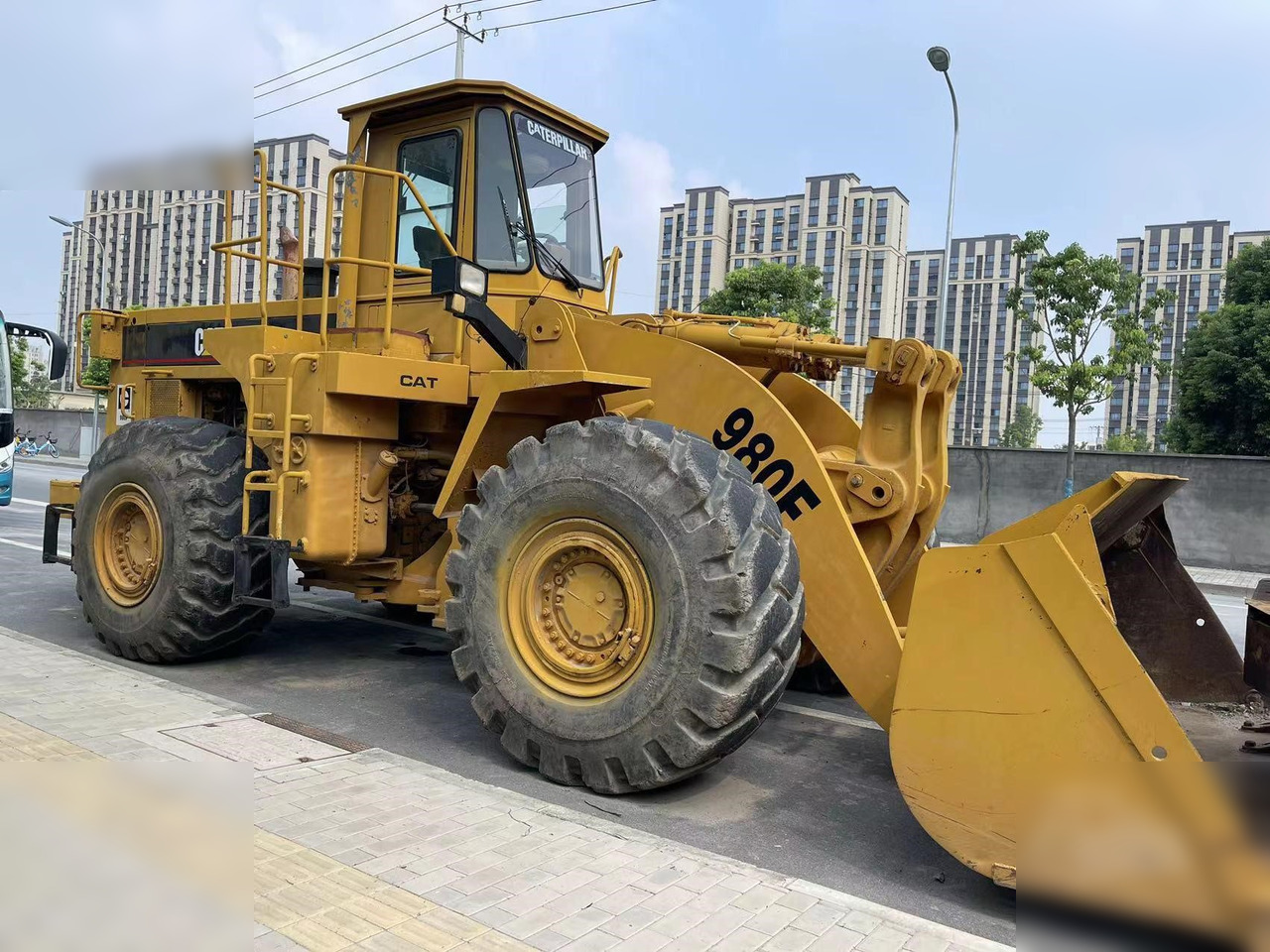 CATERPILLAR 980F - Chargeuse sur pneus: photos 2 CATERPILLAR 980F - Chargeuse sur pneus: photos 2