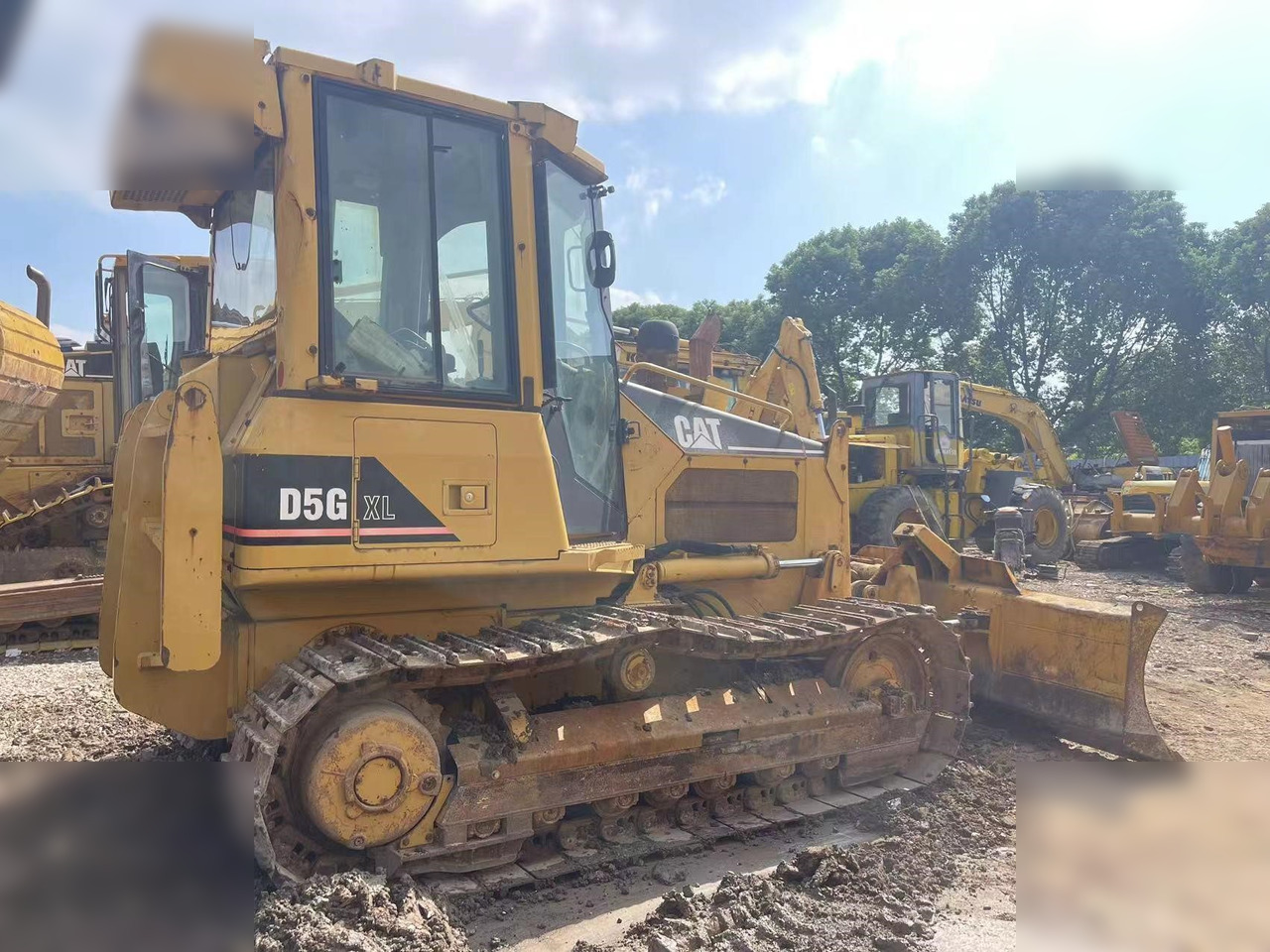 CATERPILLAR D5G XL - Bulldozer: photos 5 CATERPILLAR D5G XL - Bulldozer: photos 5