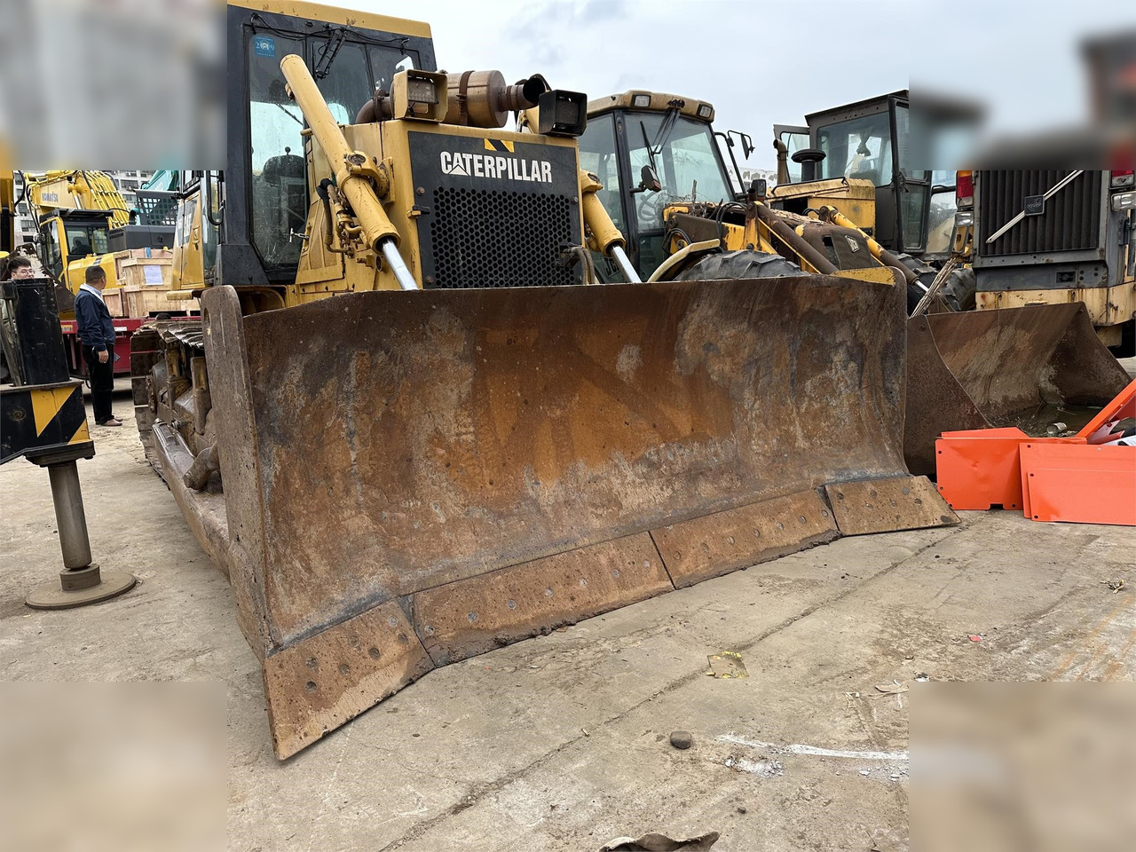 CATERPILLAR D6G2 XL - Bulldozer: photos 3 CATERPILLAR D6G2 XL - Bulldozer: photos 3