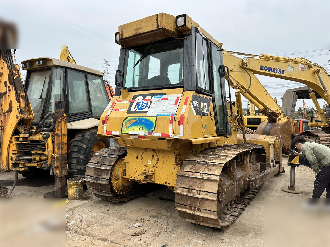CATERPILLAR D6G2 XL - Bulldozer: photos 1 CATERPILLAR D6G2 XL - Bulldozer: photos 1