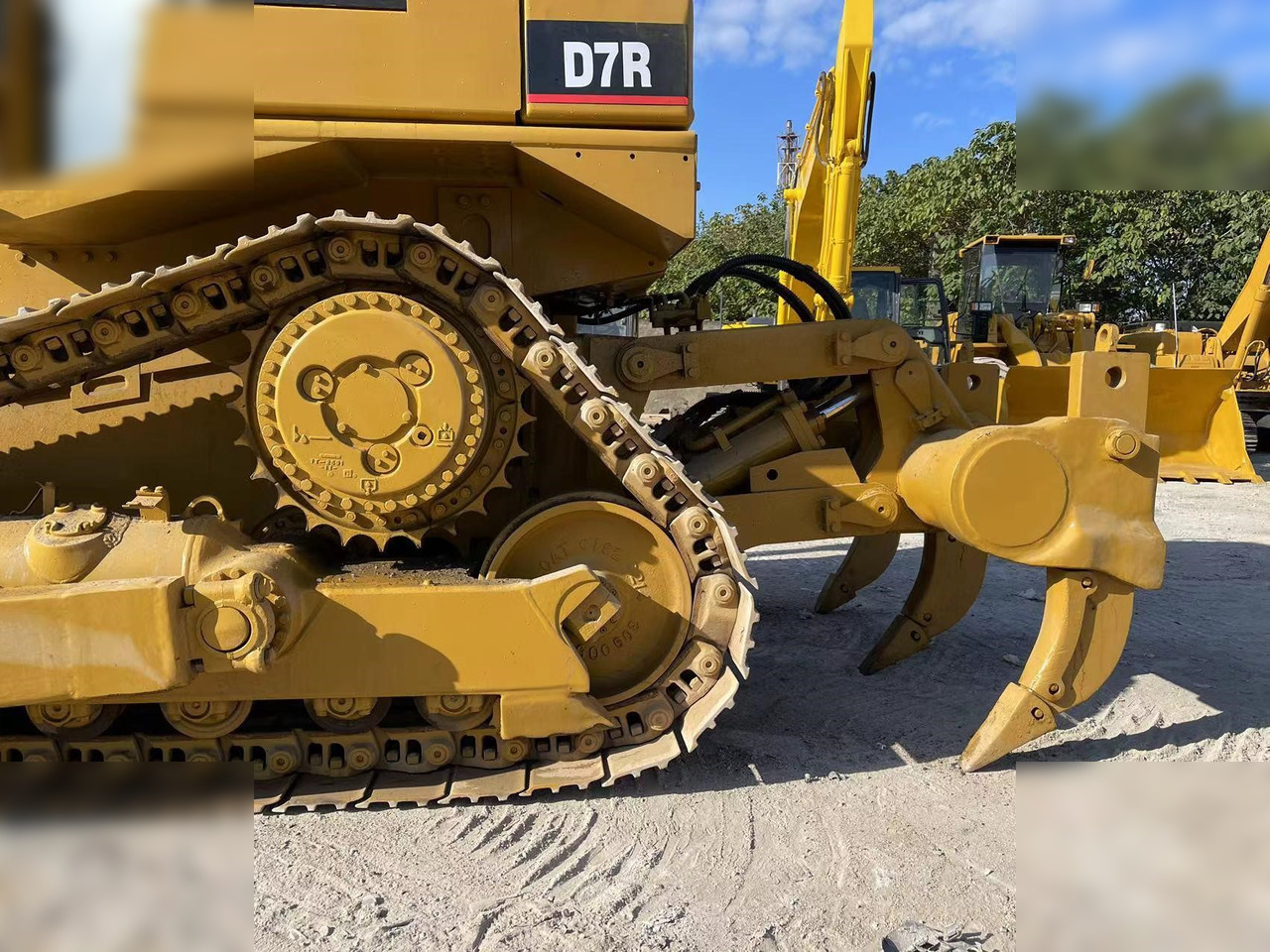 CATERPILLAR D7R II - Bulldozer: photos 4 CATERPILLAR D7R II - Bulldozer: photos 4
