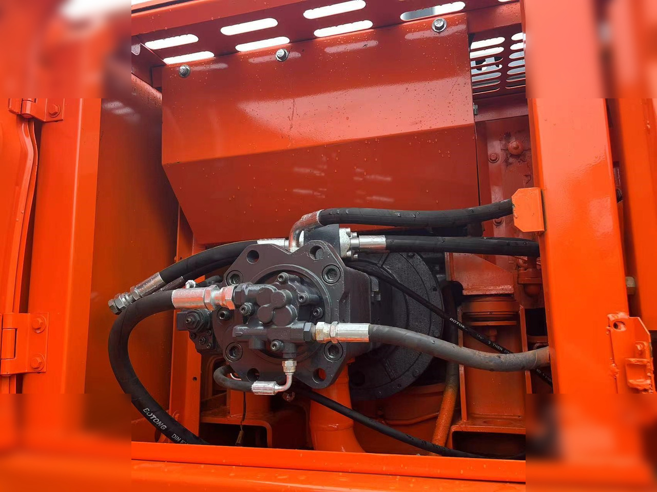 Pelle sur chenille DOOSAN DX225 LCA: photos 8 Pelle sur chenille DOOSAN DX225 LCA: photos 8