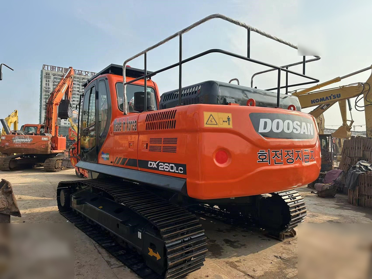 DOOSAN DX260 LC - Pelle sur chenille: photos 2 DOOSAN DX260 LC - Pelle sur chenille: photos 2