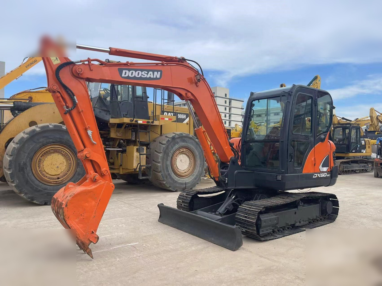 DOOSAN DX60-9C - Pelle sur chenille: photos 2 DOOSAN DX60-9C - Pelle sur chenille: photos 2