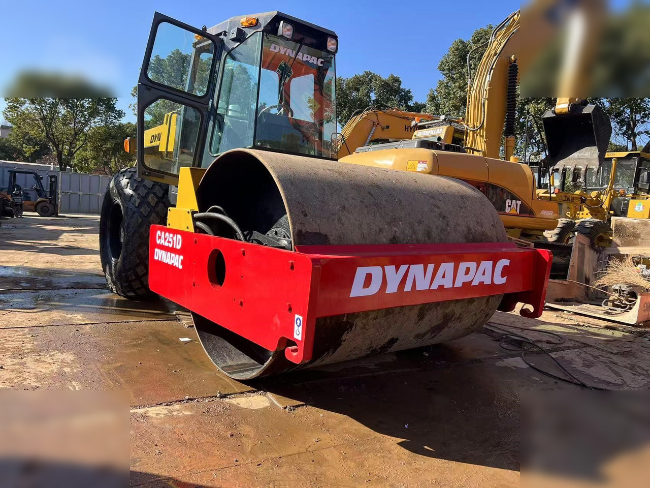 DYNAPAC CA251D - Compacteur à pieds de mouton/ Monocylindre: photos 3 DYNAPAC CA251D - Compacteur à pieds de mouton/ Monocylindre: photos 3