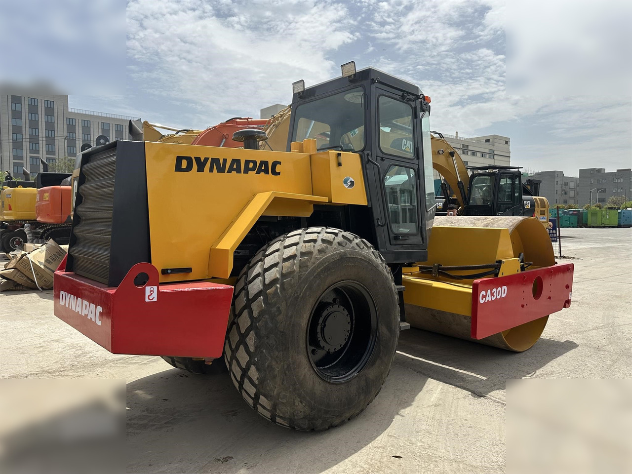 DYNAPAC CA30D - Compacteur à pieds de mouton/ Monocylindre: photos 3 DYNAPAC CA30D - Compacteur à pieds de mouton/ Monocylindre: photos 3