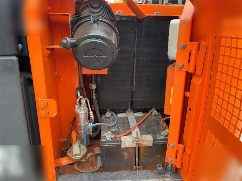 Pelle sur chenille HITACHI ZX60: photos 10