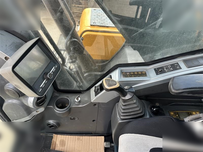 Pelle sur chenille HYUNDAI ROBEX 220 LC-9S: photos 8