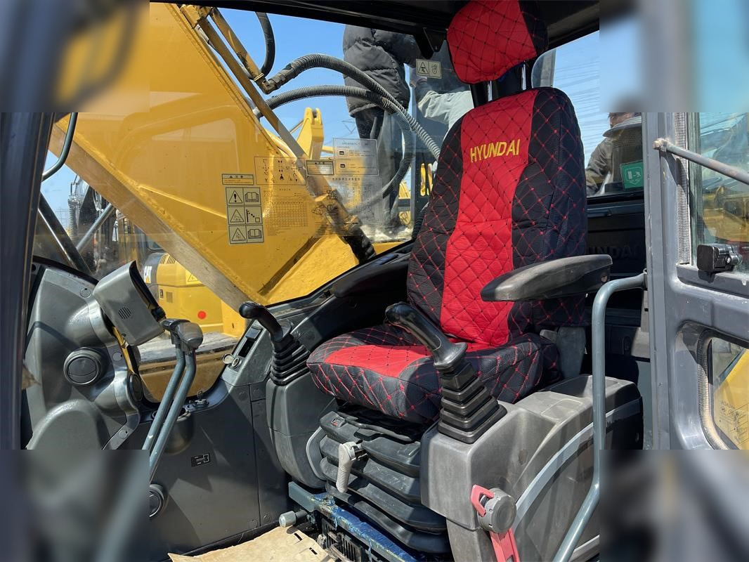 Pelle sur chenille HYUNDAI ROBEX 220 LC-9S: photos 6
