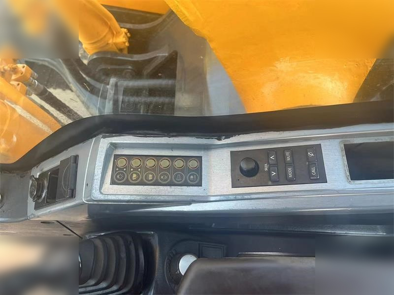 Pelle sur chenille HYUNDAI ROBEX 220 LC-9S: photos 8