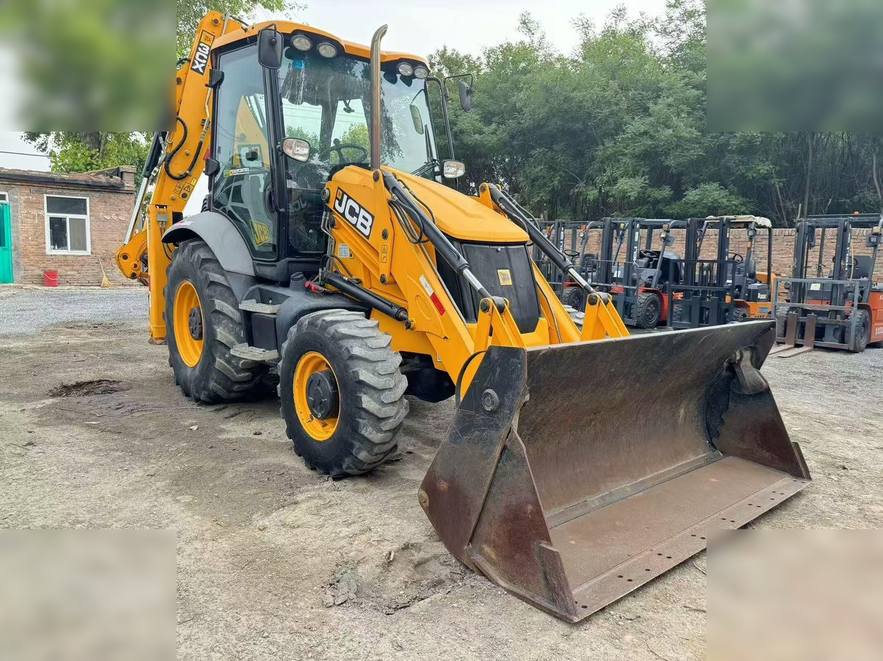 Tractopelle JCB 3CX: photos 9