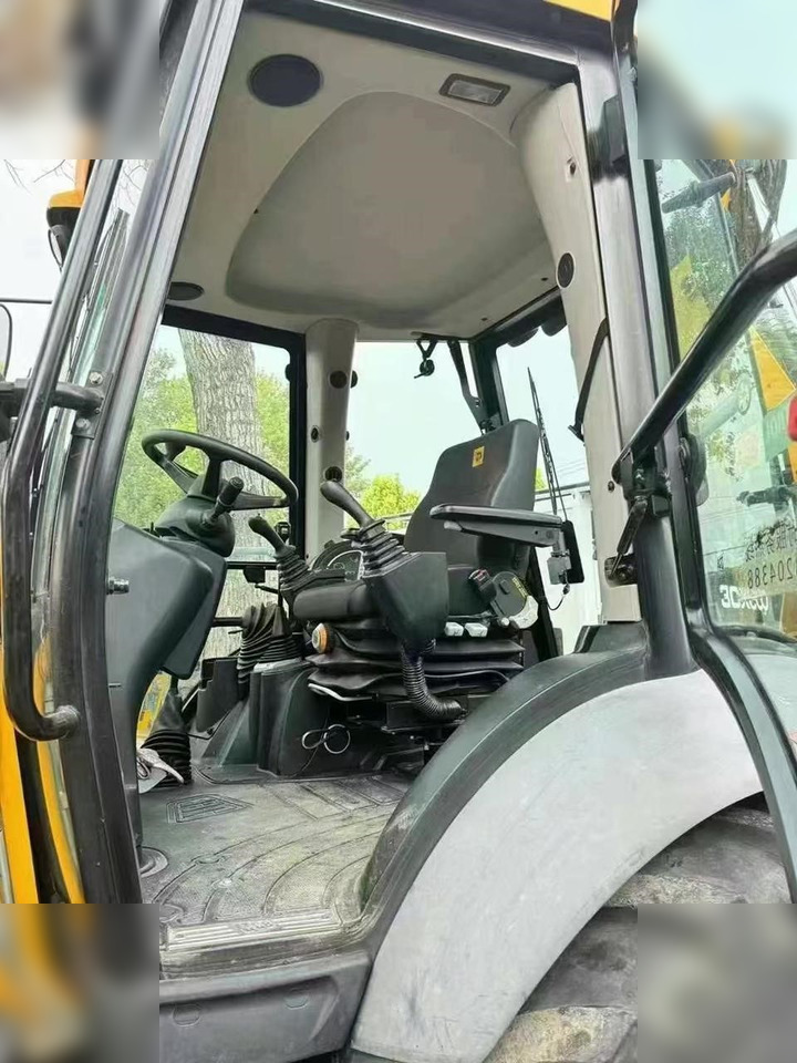 Tractopelle JCB 3CX: photos 6