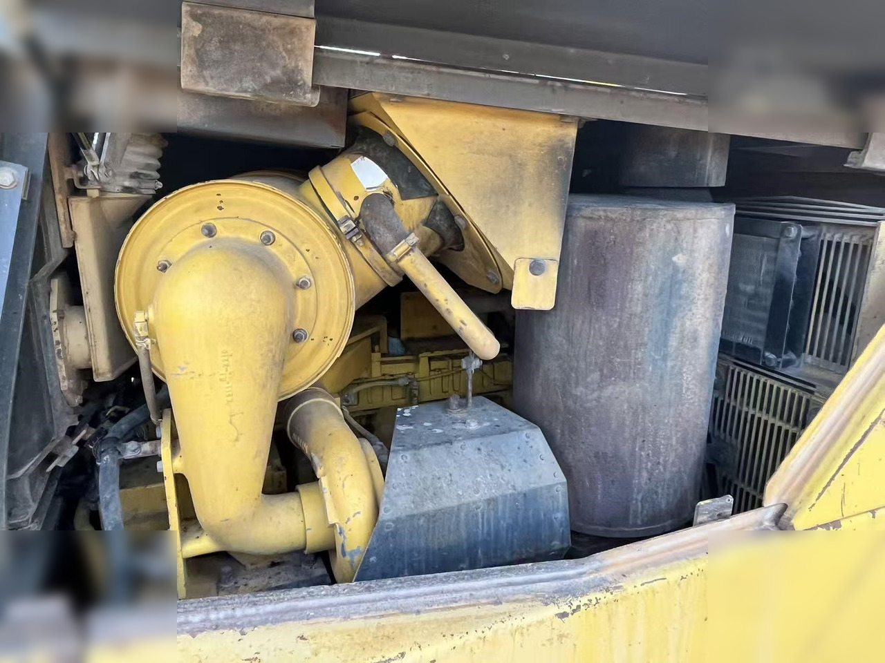 KOMATSU D155A-5 - Bulldozer: photos 5 KOMATSU D155A-5 - Bulldozer: photos 5