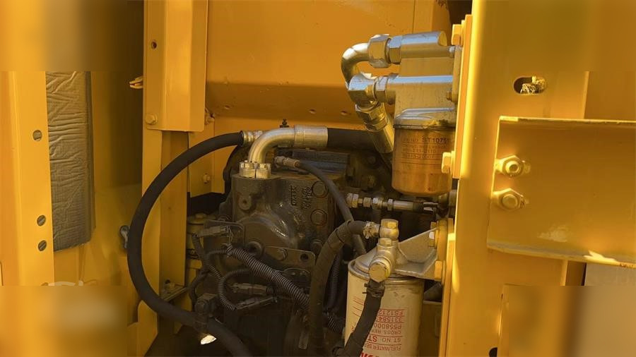 KOMATSU PC130-7 - Pelle sur chenille: photos 5 KOMATSU PC130-7 - Pelle sur chenille: photos 5