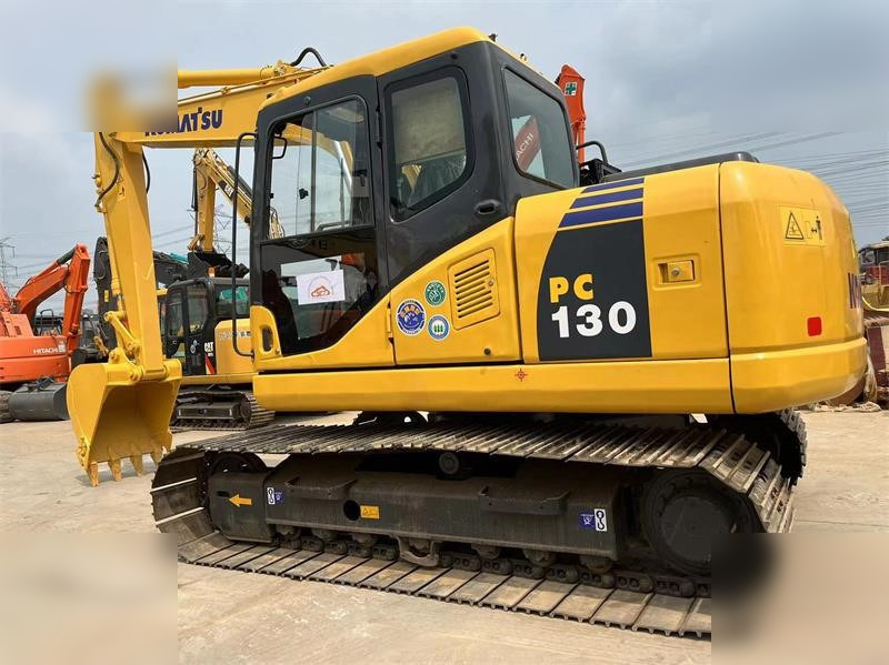 KOMATSU PC130-7 - Pelle sur chenille: photos 1 KOMATSU PC130-7 - Pelle sur chenille: photos 1