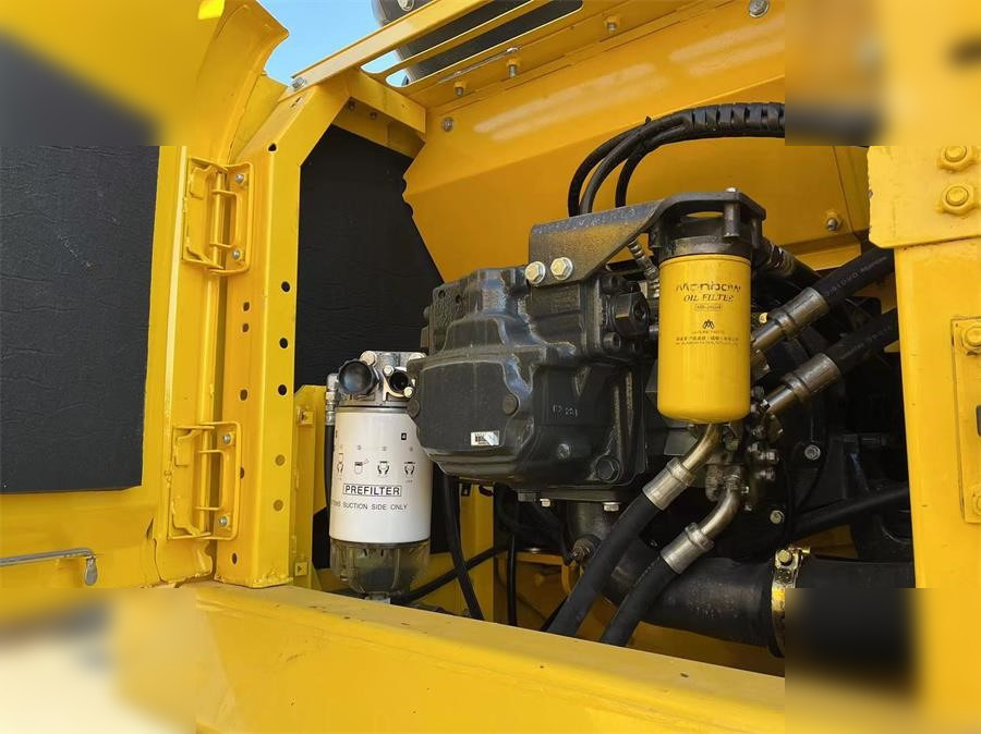 Pelle sur chenille KOMATSU PC200-8: photos 7